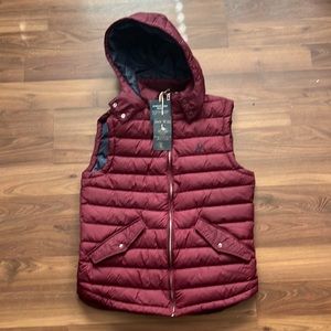 Jack Willis Down Filled Jacket Vest size L Maroon and Navy Blue Interior. Zip Up